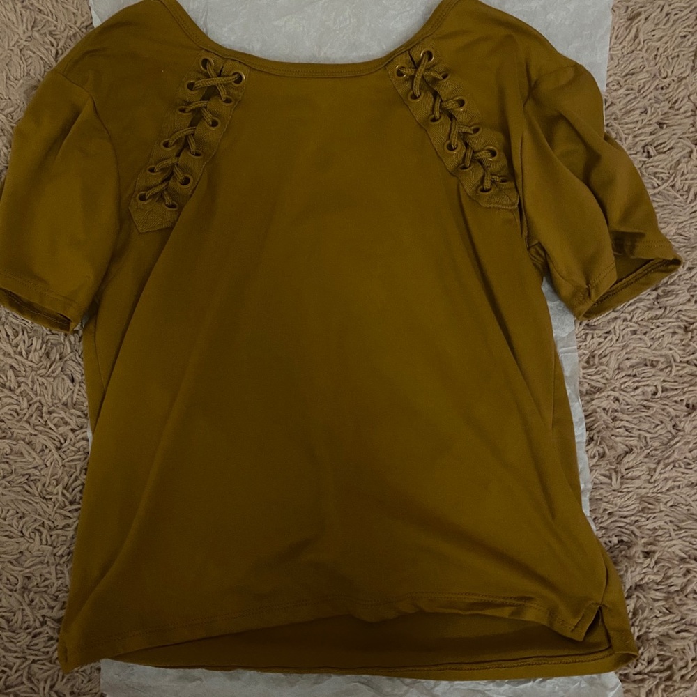 burnt orange t shirt